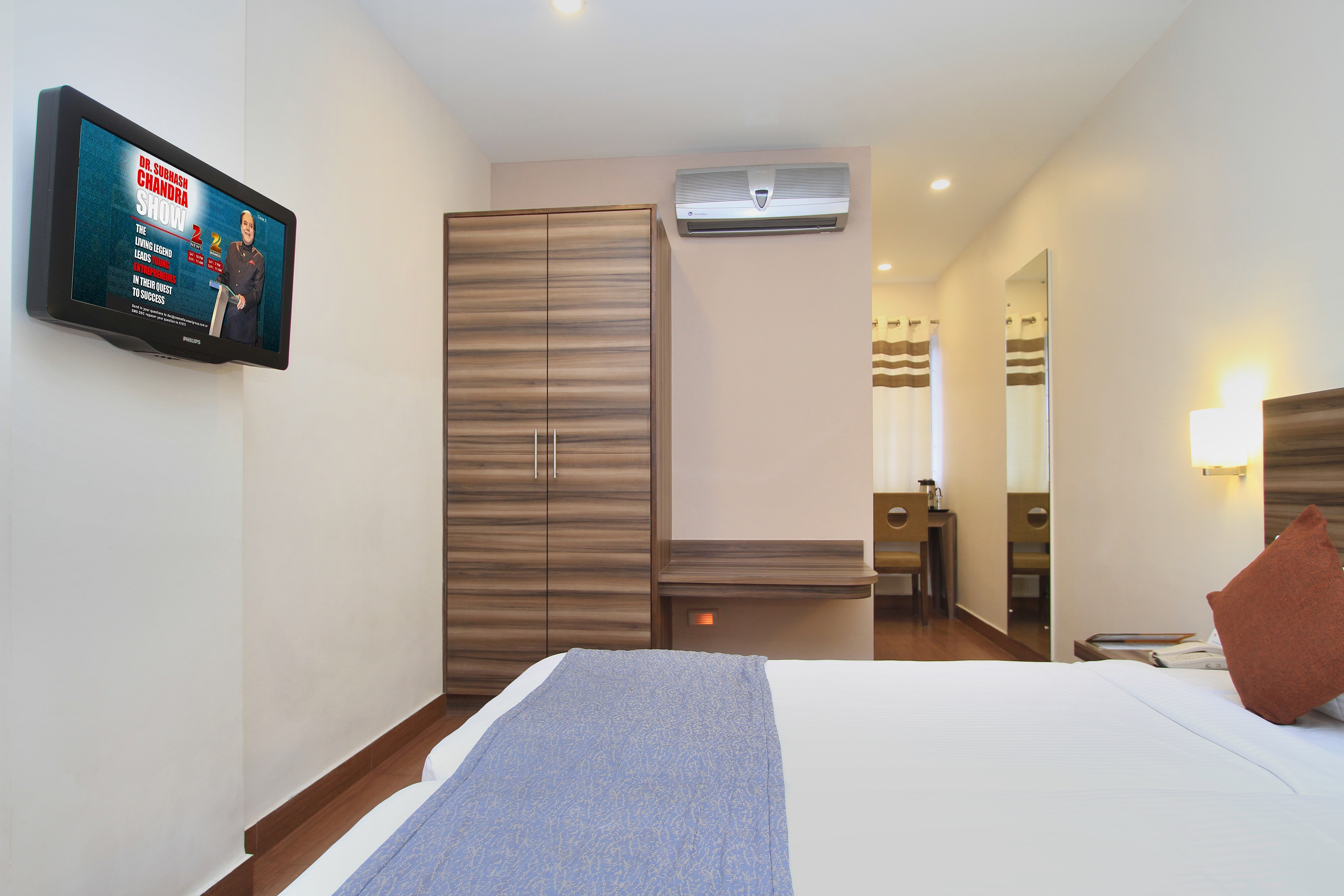 DELUXE TWIN ROOM, LA SARA VISTA, KAMMANAHALLI, jhotel near kammanahalli club